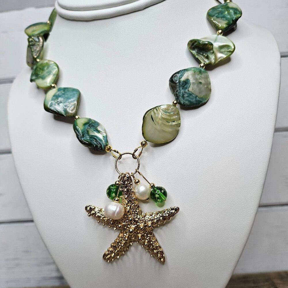 Hand Made Green Boho Chic  Shell with Gold Starfish Pendent Summer Necklace 16"